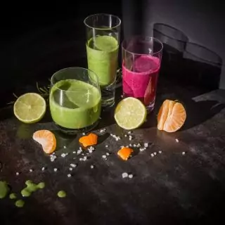 💗👉SMOOTHIE KURS💚

zum Entgiften und Entsäuern oder als Nährstoffbombe.

Als Immunbooster oder einfach nur zum Genießen.

👉Euro 35 pro Person (bis 6 Pers.)
inklusive Material

Wir mixen verschiedene Smoothies für den Alltag, für die Arbeit oder Schule oder auch für nach dem Sport.

Ob zum Entgiften oder Entsäuern, als Nährstoffbombe oder als Immunbooster. 

Aber am liebsten zum Genießen für Zwischendurch. 

In meinem Kurs lernt ihr verschiedene Inhaltsstoffe und Zutaten kennen, die wichtig für Gesundheit und Wohlbefinden sind. 

Der Kurs beinhaltet alle Kosten für die Zubereitung der Smoothies inklusive Verkostung.

Nächste Termine

💚👉Freitag, 28. Oktober um 19:30 Uhr | Dauer ca. 2 Stunden

ANMELDUNG UNTER

 ✍️GSUND@MELANIE-KNOELKE.DE 💚

#gsundbleiben 
#fitdurchdenwinter
#gesundheitskurse
#gesundheitistsowertvoll 
#gesundheitistsowichtig 
#smoothies